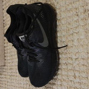 Black Nike Zoom